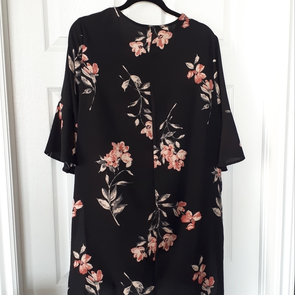 Long XL floral cardigan in light fabric that fits well and in New condition - Picture 5 of 7